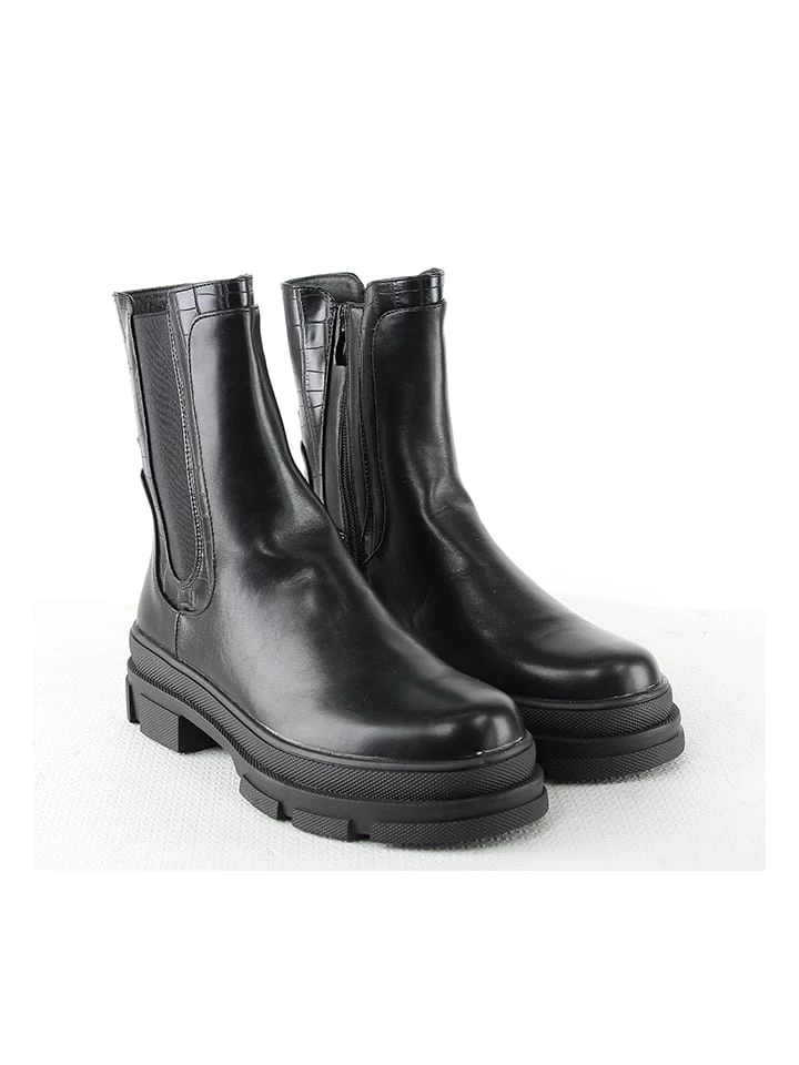 Boots In Schwarz 2 Boots In Schwarz – Bild 2